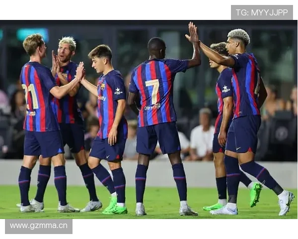 尼科·威廉斯 vs 拉菲尼亚：边路技术与冲击力对比分析