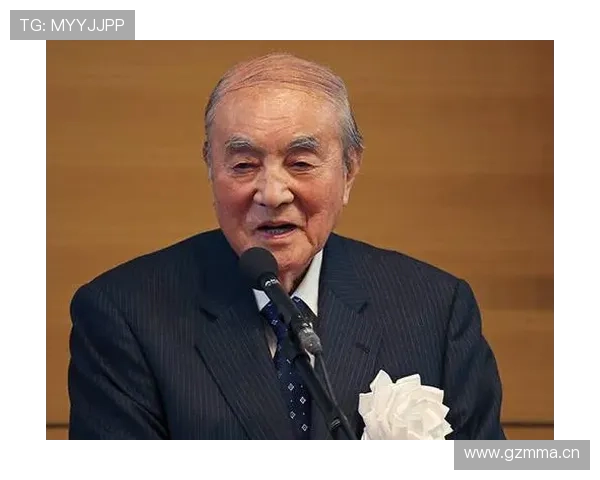 久保建英因政策离开巴萨回归日本的生涯转折解析