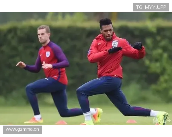 英格兰锋线对比：凯恩与斯图里奇在终结风格与战术角色的差异分析