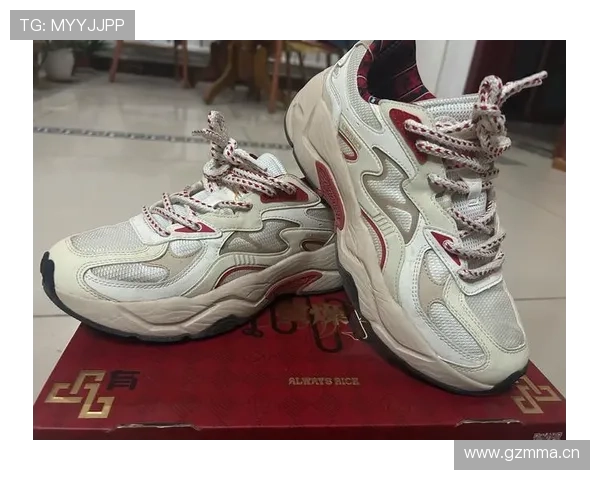 乔丹退役后居然还在用老爹鞋刷街，这身价还能这么接地气？